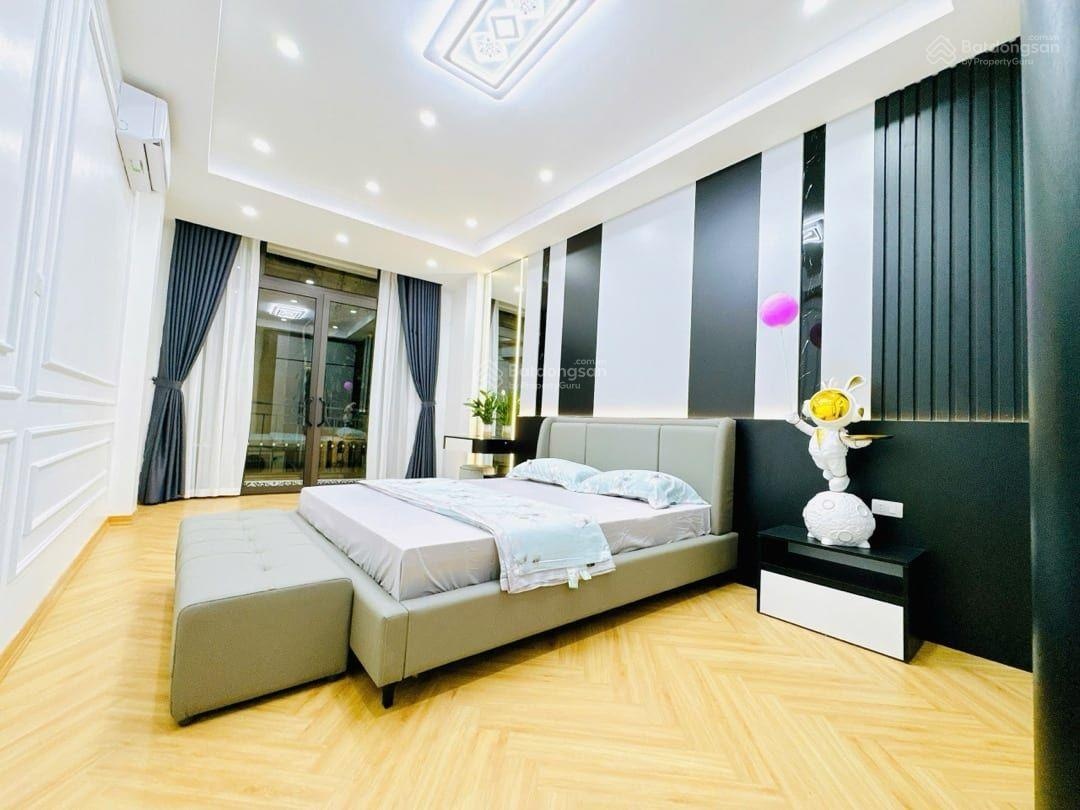 Siêu phẩm Trần Duy Hưng - Cầu Giấy 10m ra đường lớn, 10m ra hồ, Diện tích 44m2, 6 tầng thang máy.