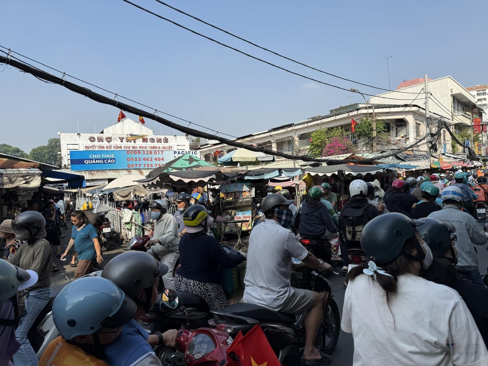 Cho thuê nhà mặt tiền, khu vực chợ Thị Nghè, thuận tiện kinh doanh mở store/shop