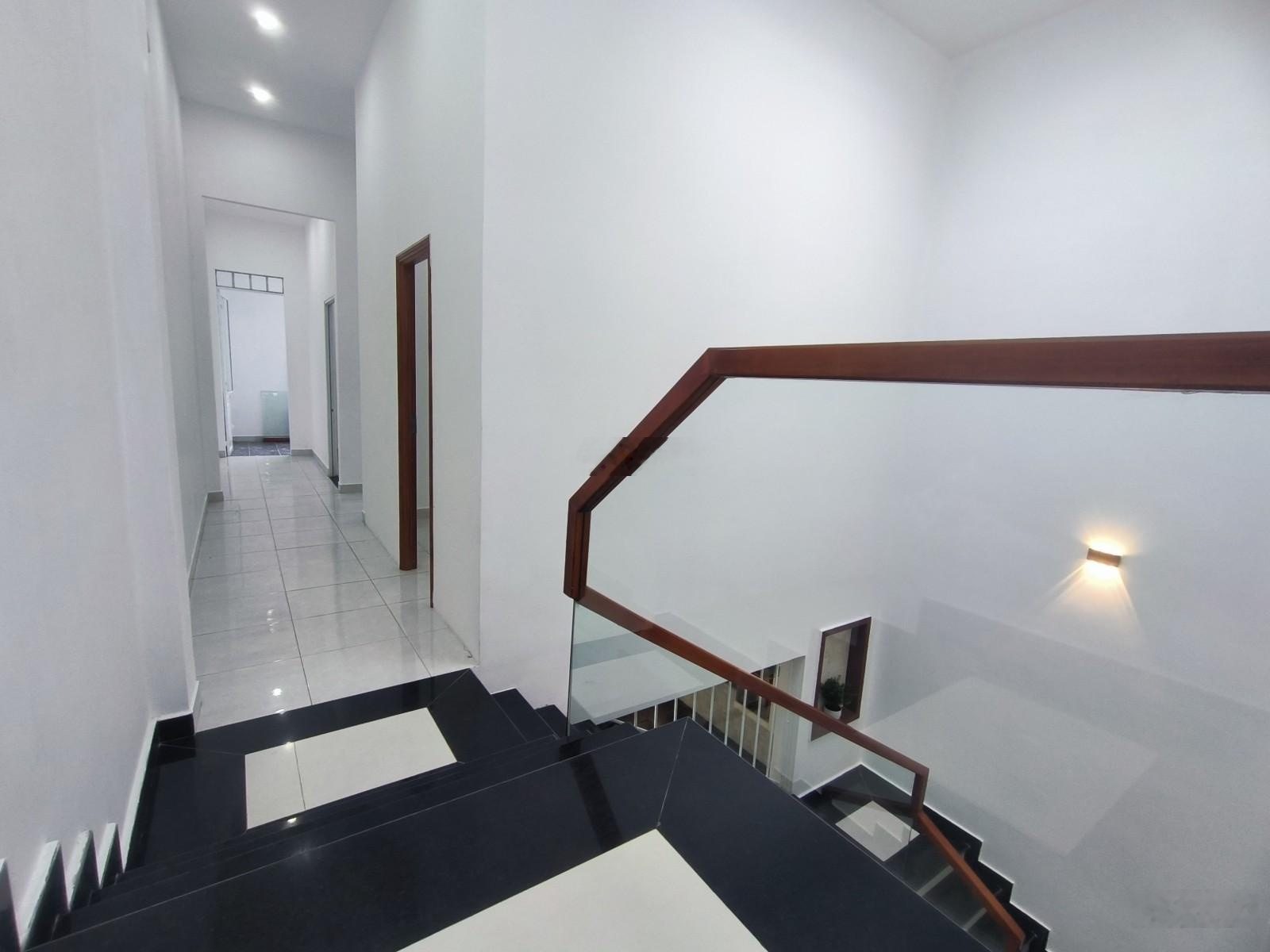 Nhà 2 tầng mới đường 10m5 ngũ hành sơn giá chỉ 6,95 tỷ