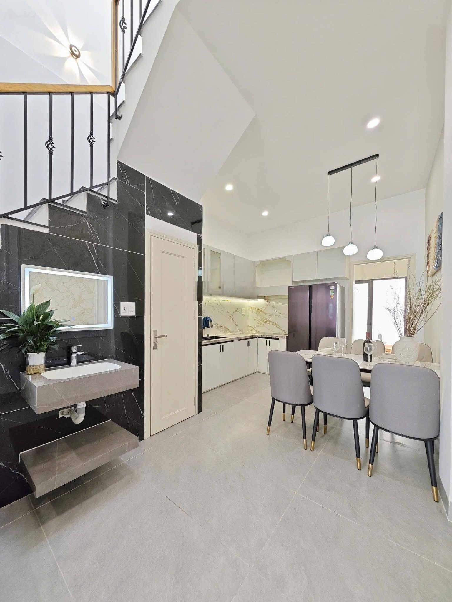 ĐIỆN BIÊN PHỦ NHÀ ĐẸP NHƯ HÌNH Kết cấu: Nhà 2 tầng Diện tích: 72m