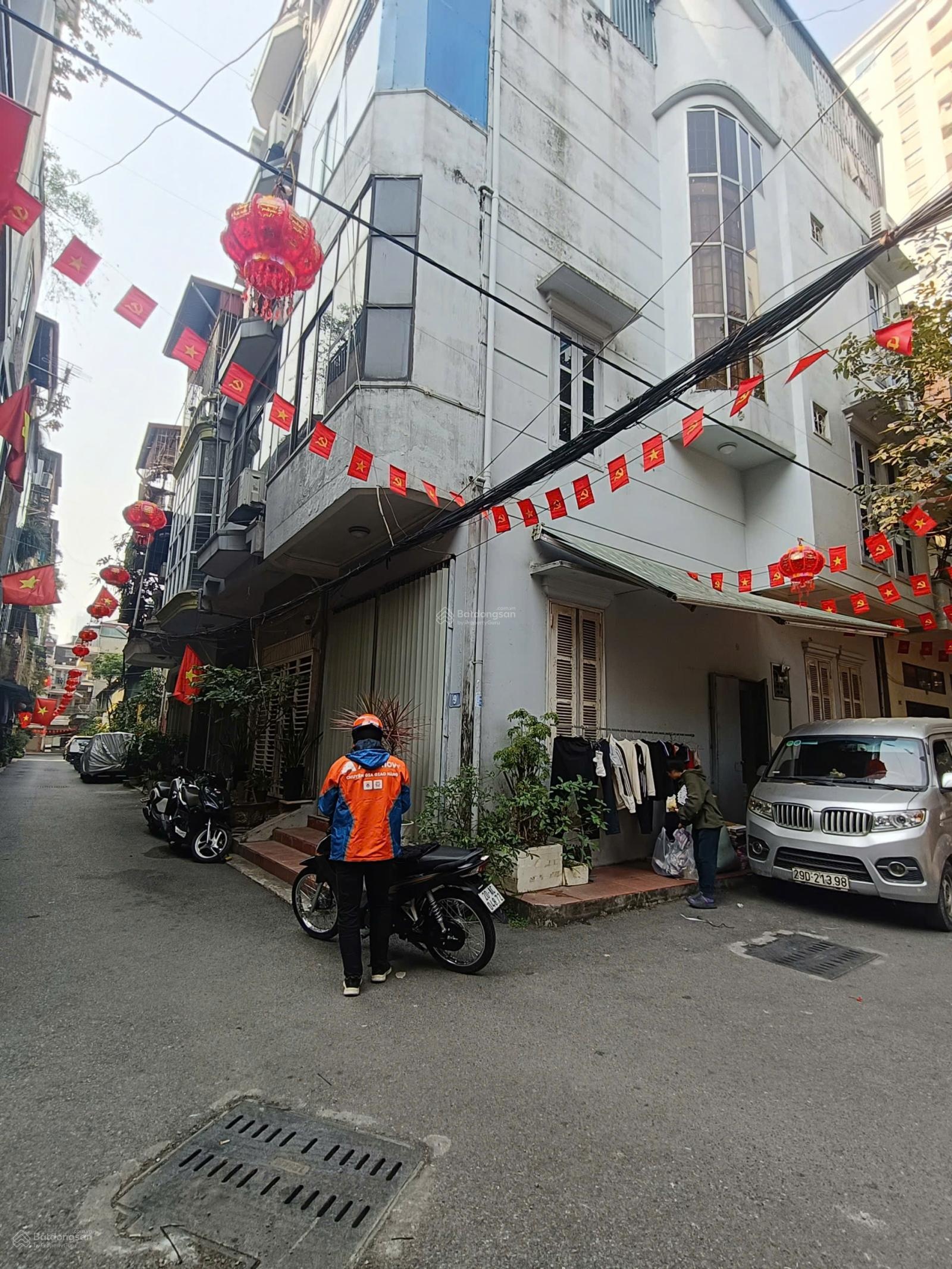 Bán Nhà 4 Tầng Lô Góc Trung Tâm Văn Quán 35m2 MT 13m Giá 11,6 Tỷ