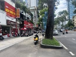 Duy nhất : Mặt tiền Trần Hưng Đạo, Quận 1 ( đoạn đẹp) . DT 4,5x10m chỉ 26,5 tỷ TL