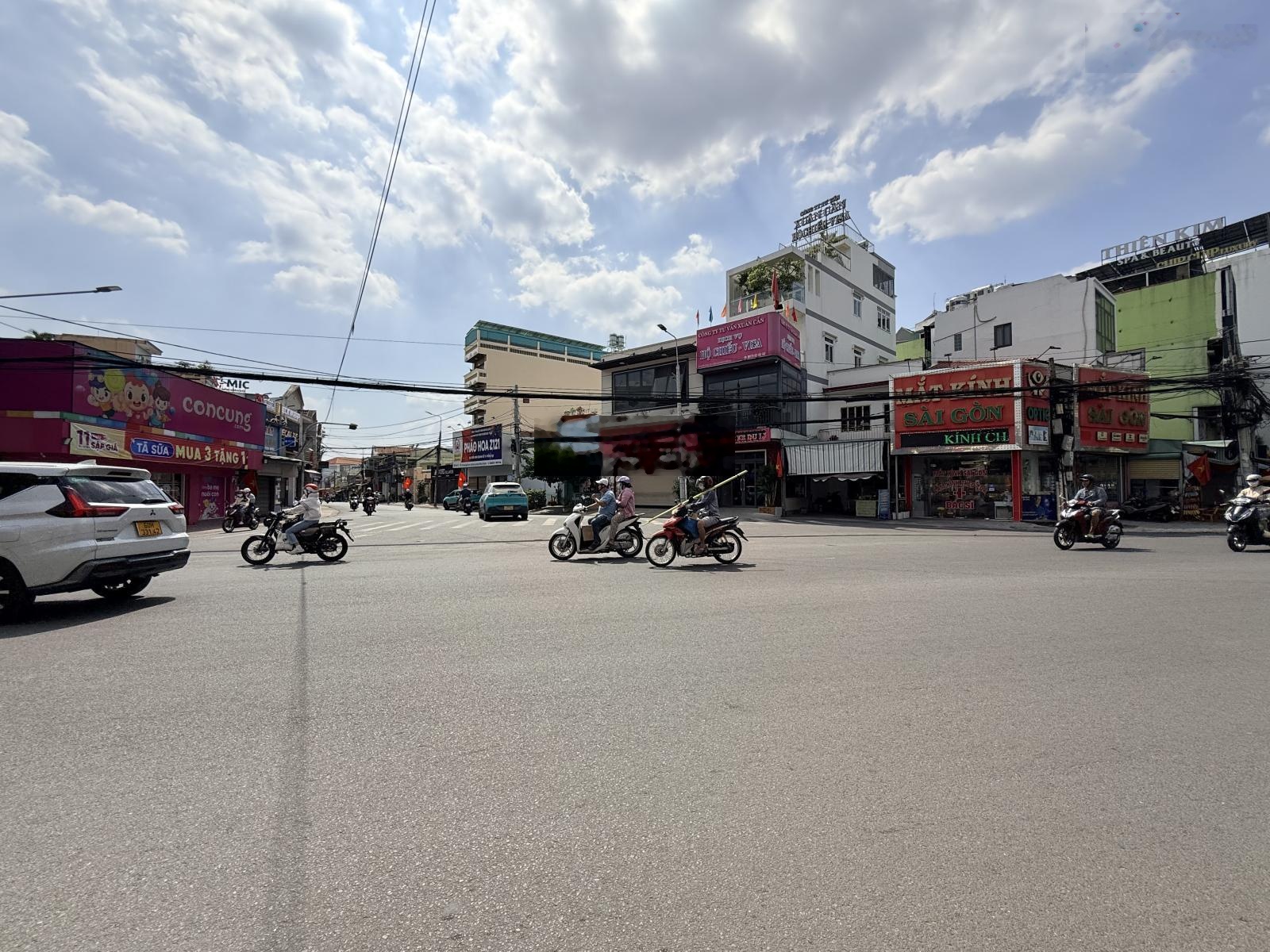 Bán nhà mặt tiền Nguyễn Văn Hoa, phường Thống Nhất - vị trí đẹp