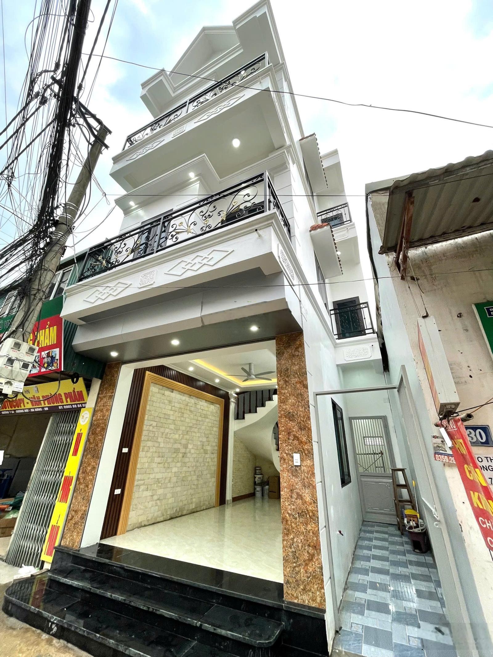 Bán Nhà Dương Nội Căn Góc 61m² 3 Tầng MT 5m Giá 13,4 Ty