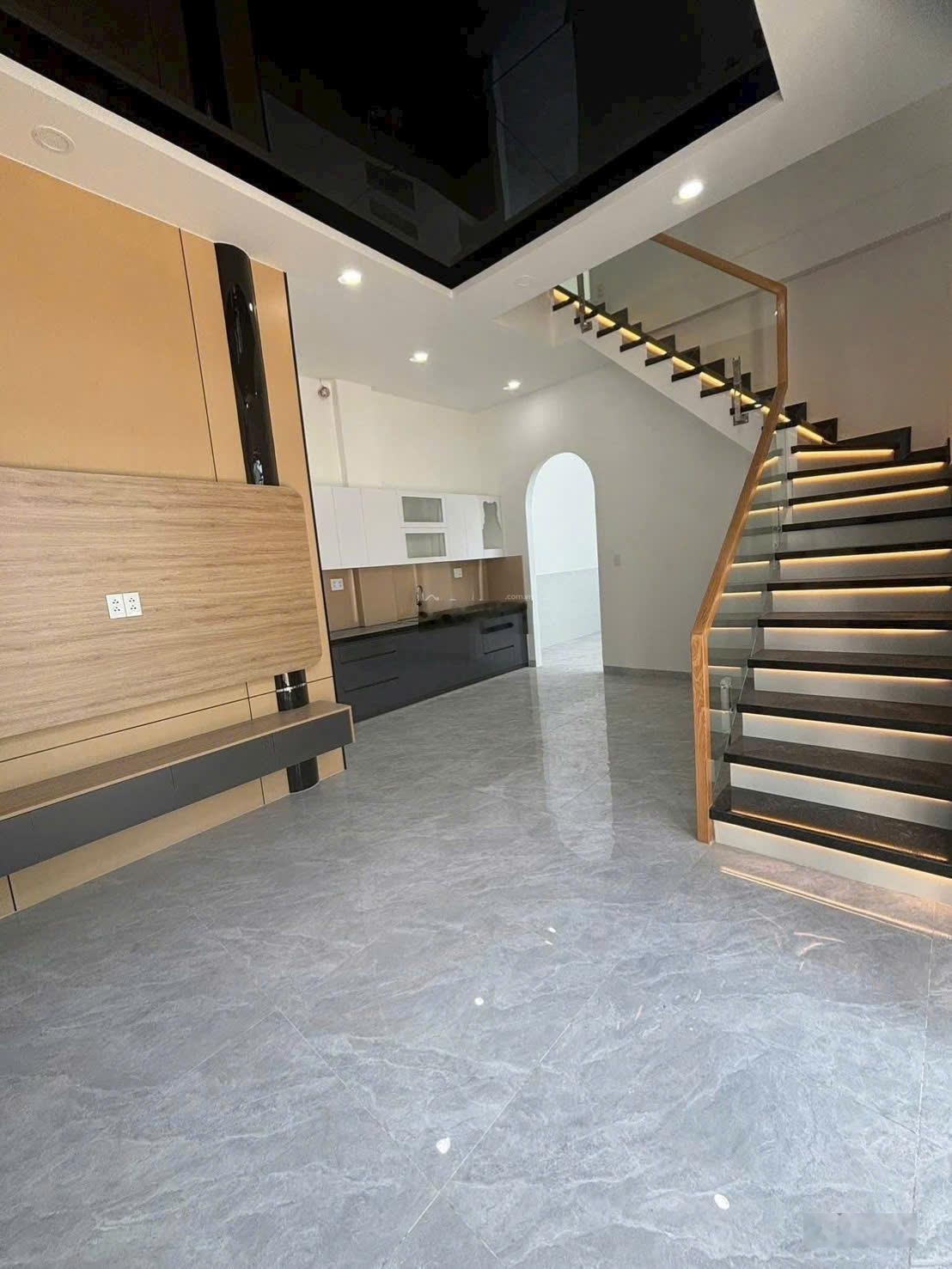 Bán nhà 1 trệt 3 lầu, hẻm ô tô đường 102 Lã Xuân Oai, P.Tăng Nhơn Phú A, quận 9, giá tốt chốt nhanh