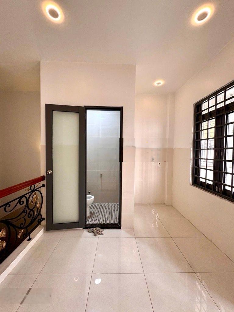 Bán nhà riêng tại Tân Hòa Đông, 9,3 tỷ, 114m2, 7PN, 6WC, hàng hiếm giá siêu hời