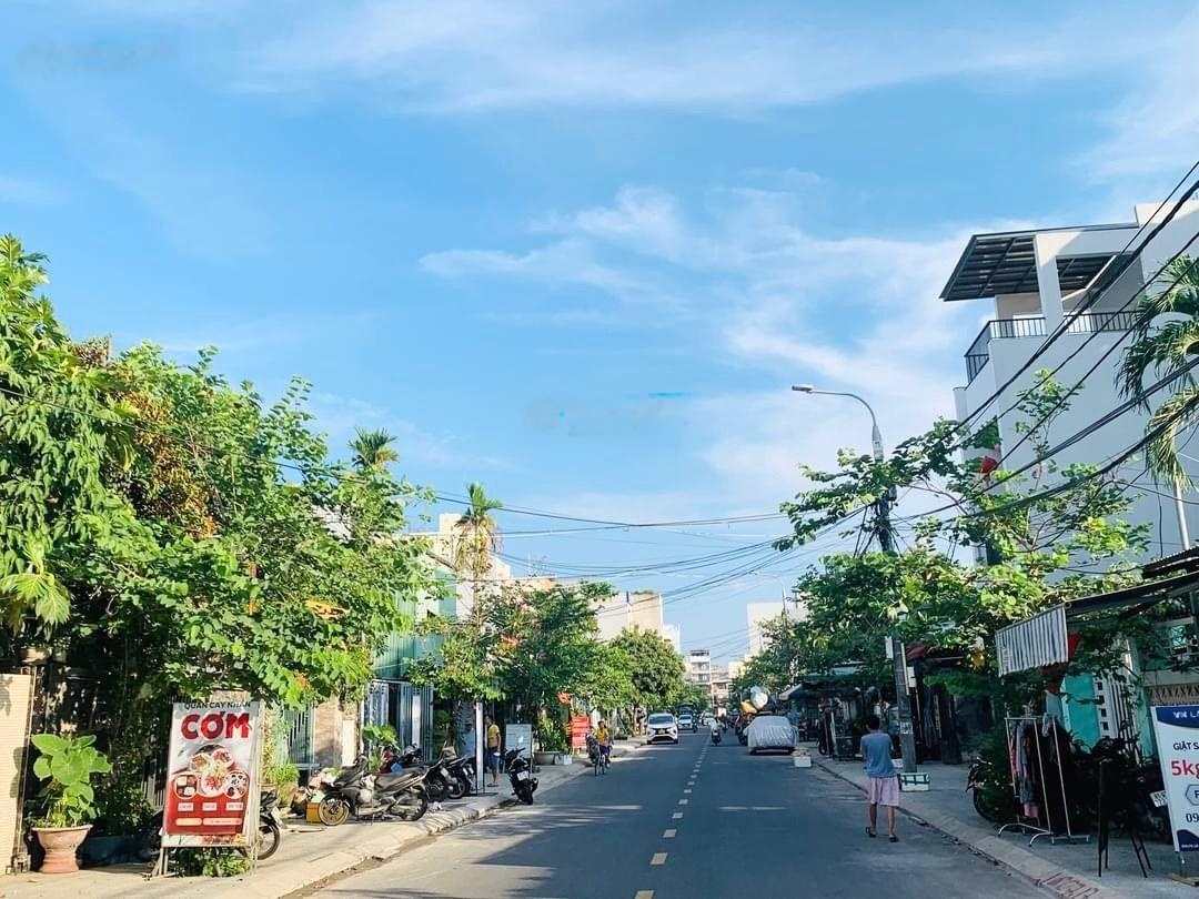 Cặp đất đẹp đường 7m5 sát sông Hàn ( DTĐ 166m, ngang 9m )