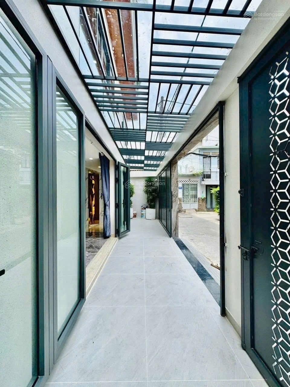 Chính chủ bán nhà7x15m,5 tầng,thang máy,hẻm ô tô thông đường Nguyễn Tư Giản,P12,GV,giá chỉ 11.5 tỷ