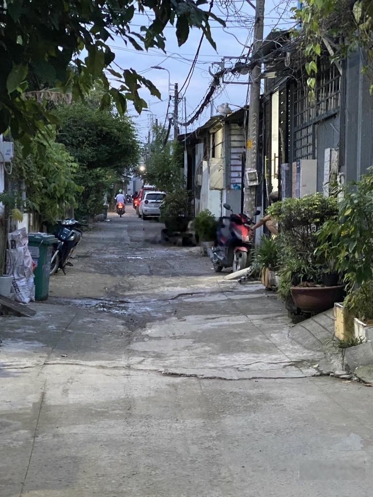 HXH 4m QL1K, Linh Xuân, DT: 22m2, nhà 3 tầng, giá chỉ 2,6 tỷ