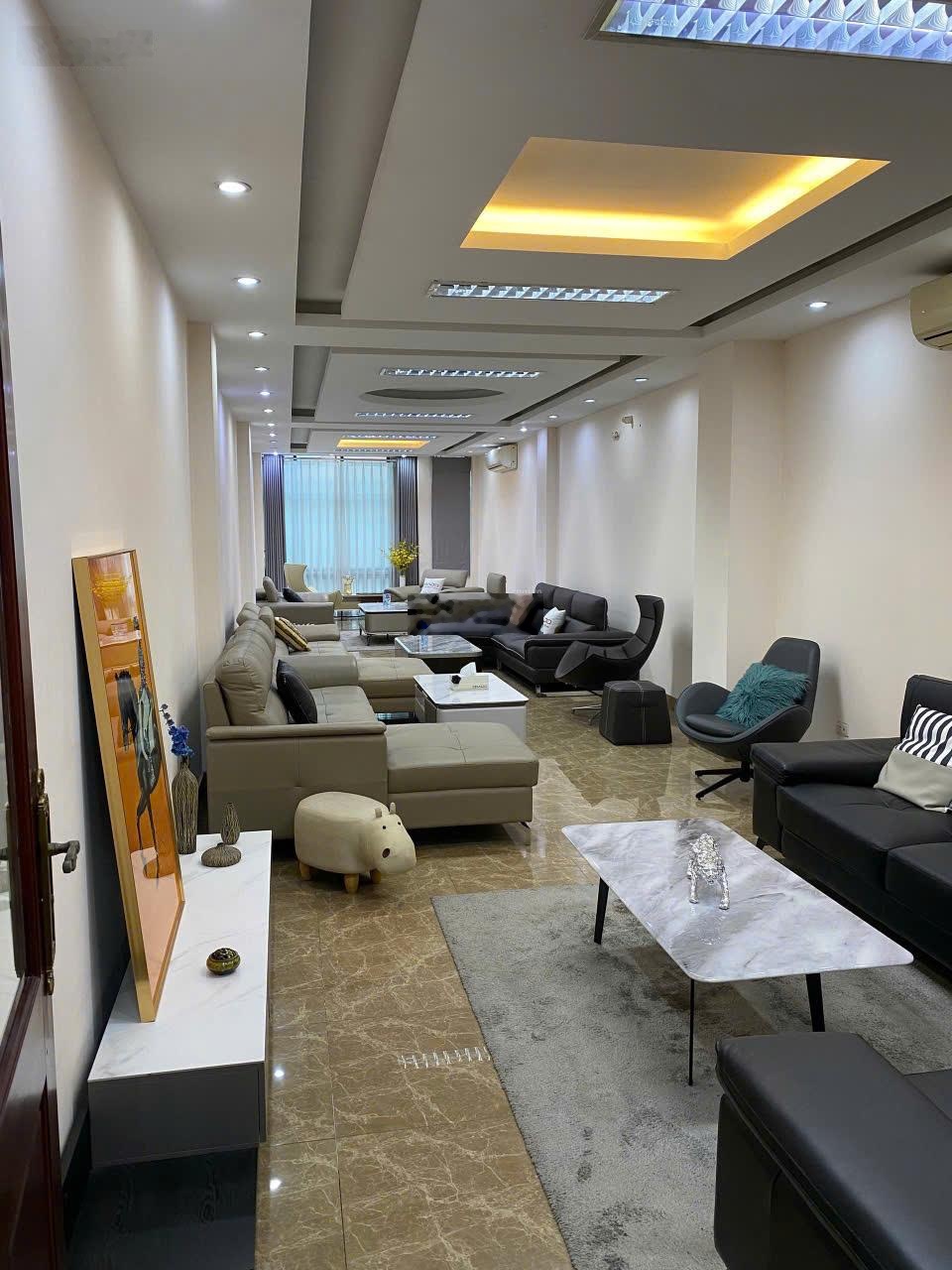 Tôi là chủ nhà cho thuê toà nhà số 356 mặt phố Bạch Mai, Hai Bà Trưng, 850 m2, 7 tầng, thang máy