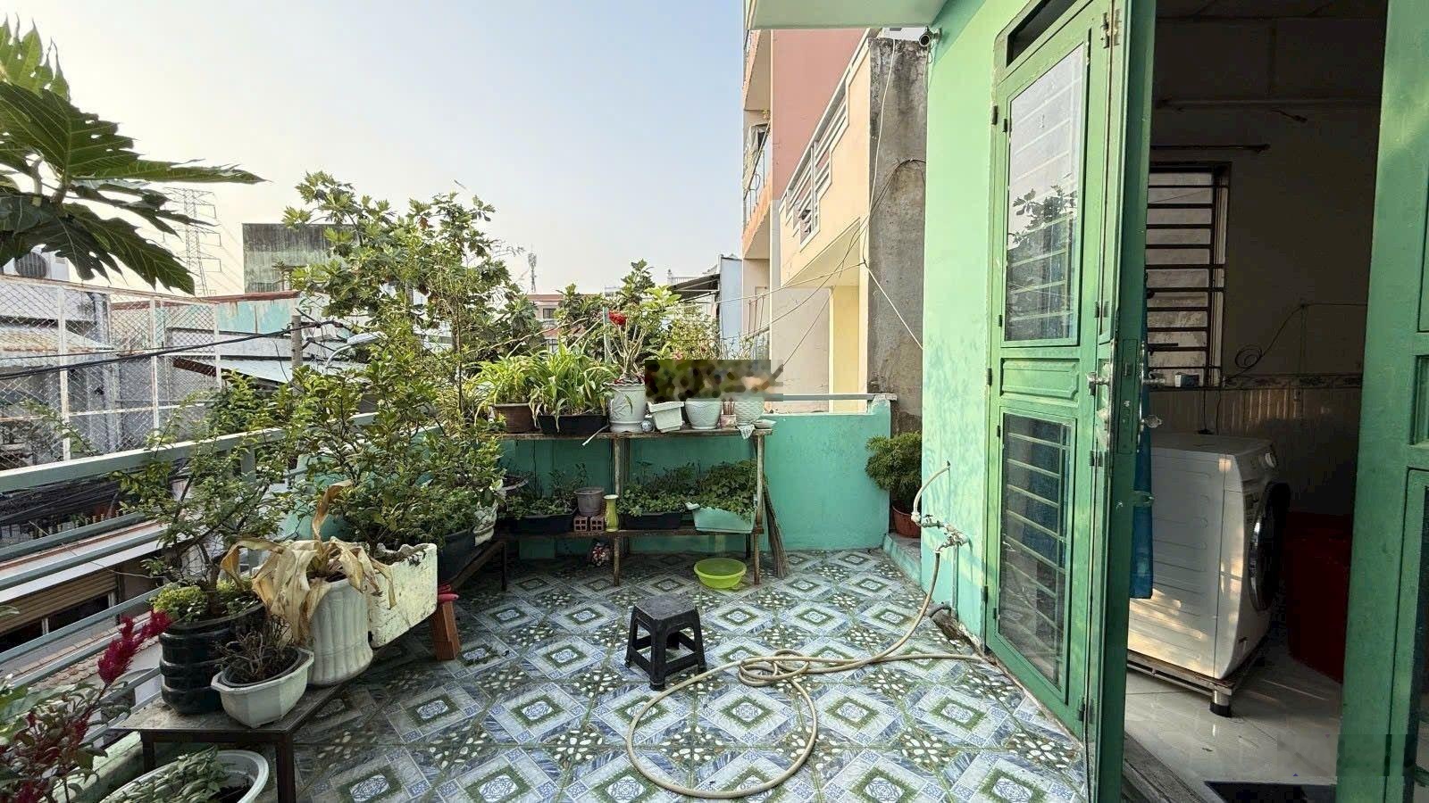 Chỉ 6,9 tỷ--5x18,5 = 97m2--nhà 2tầng-- mtkd chợ hồ học lãm - hẻm xe tải 7m thông nhà