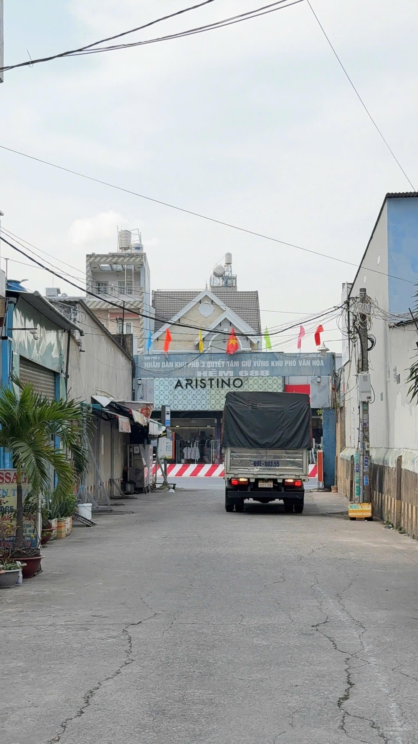 Khách sạn 5 - 18m dòng tiền lên tới 70tr/tháng 13p hẻm 8m thông vị trí đẹp tuyệt vời