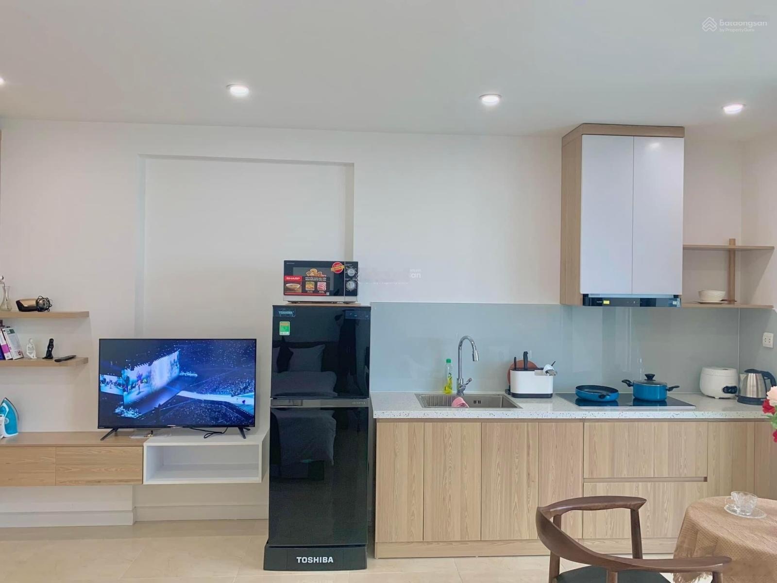 Hiếm, cho thuê căn studio Vin D' Capitale 40m1, full đồ ở luôn, chỉ 700 usd/tháng