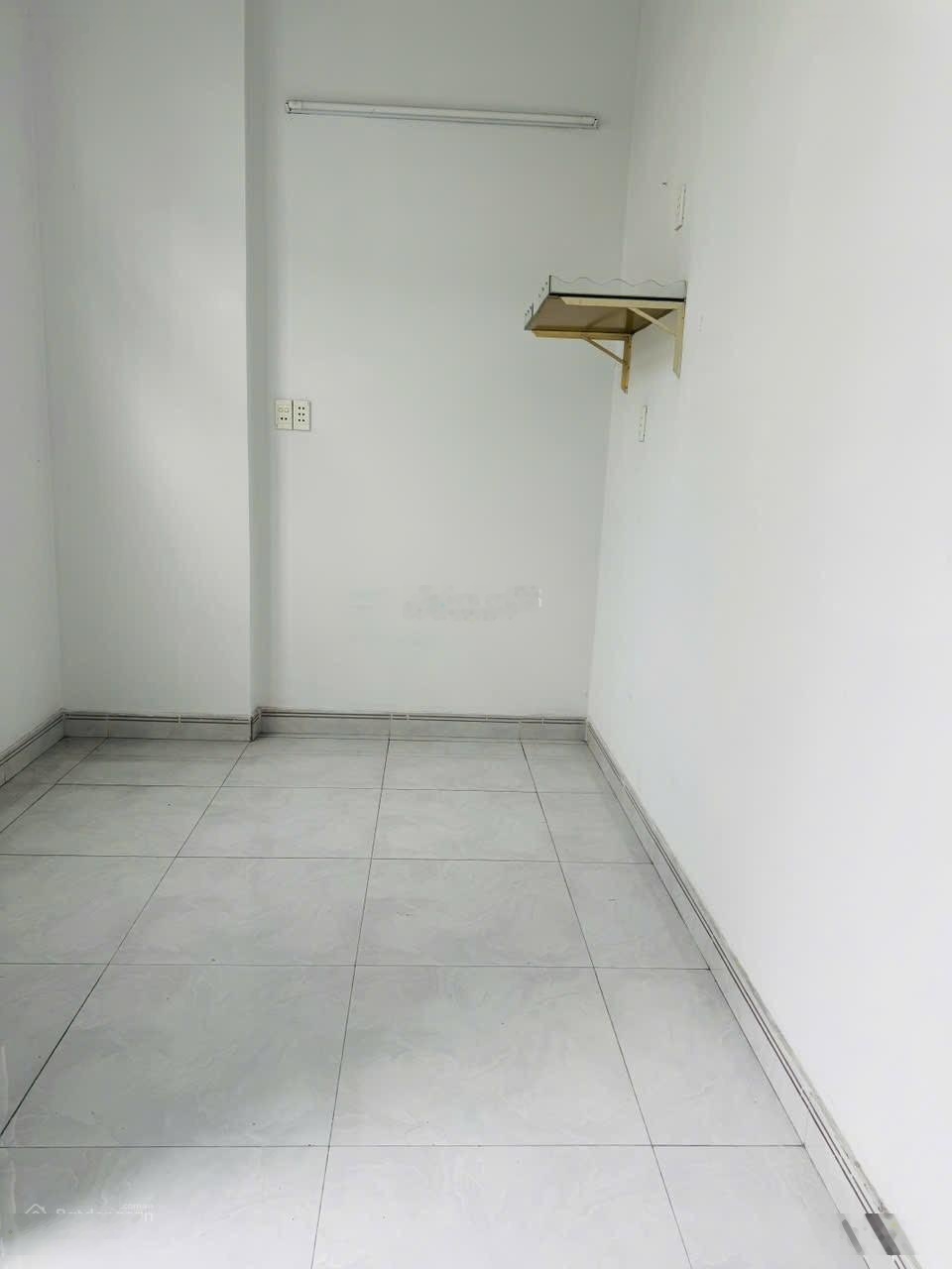 Bán nhà hẻm thông - Ngay TTTM Emart 2 Phan Huy Ích - P14 Gò Vấp - 61m2 (4.5x14m) - 3PN - Giá 5.9 Tỷ