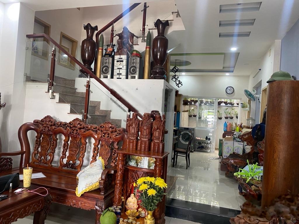 Siêu phẩm biệt thự mini 3 tầng đẹp Đào Tông Nguyên thị trấn nhà bè đường xe hơi tăng full nội thất