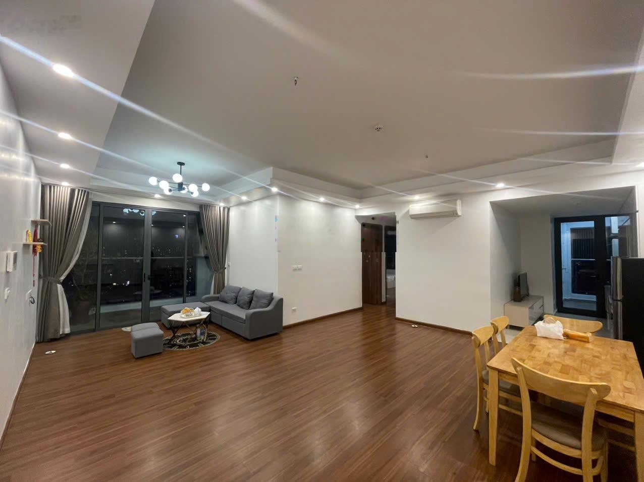 (Giá thật) Bán căn hộ tại Stella Garden Lê Văn Thiêm 3PN giá chỉ 91 tr/m2