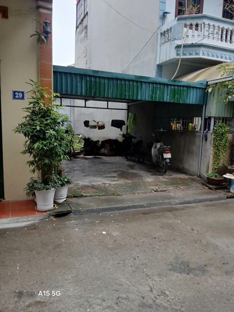 Chủ cần tiền bán gấp đất phân lô quận đội Lai Xá. Diện tích 70m2 mặt tiền 4,5m đường 2 ô tô tránh