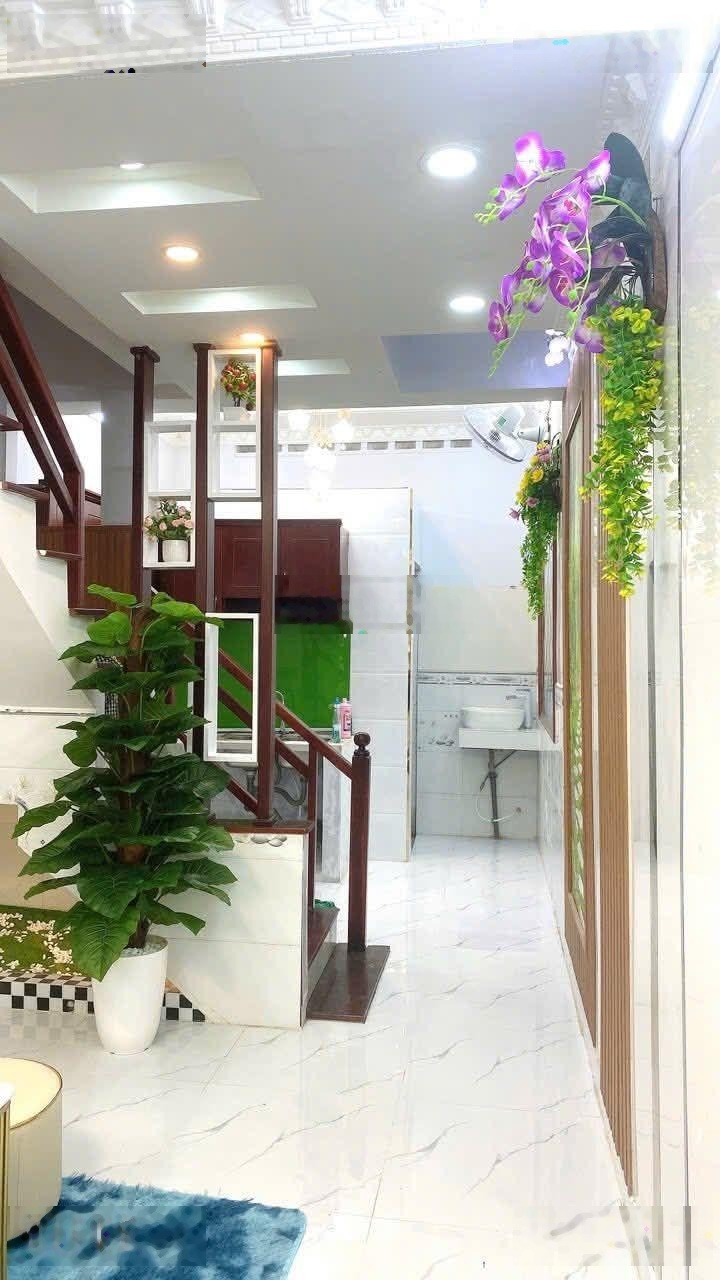 Bán nhà hẻm sổ hồng ủy quyền và có lắp đặt nội thất nhà đẹp hẻm rộng rãi