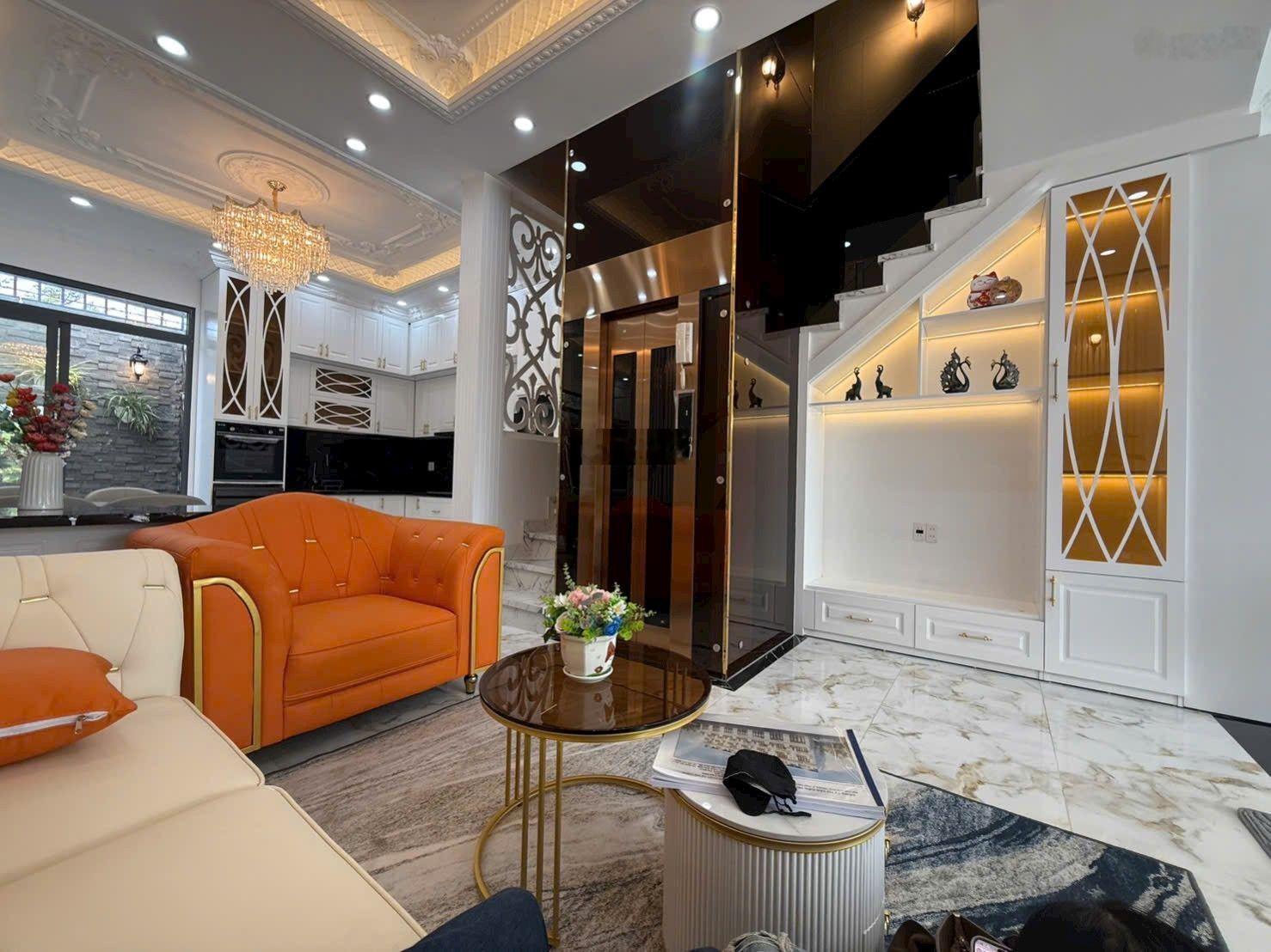 Bán NP tại Nguyễn Trãi, Q5, HCM, 38 tỷ, 146m2, 6PN, 6WC, mặt tiền đẹp