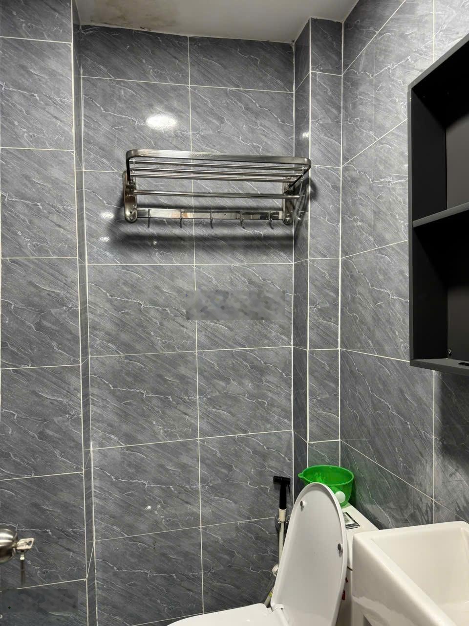 Ngay trung tâm bình thạnh - ngã tư hàng xanh - 18m - 2 tầng - sổ riêng - hoàn công đầy đủ