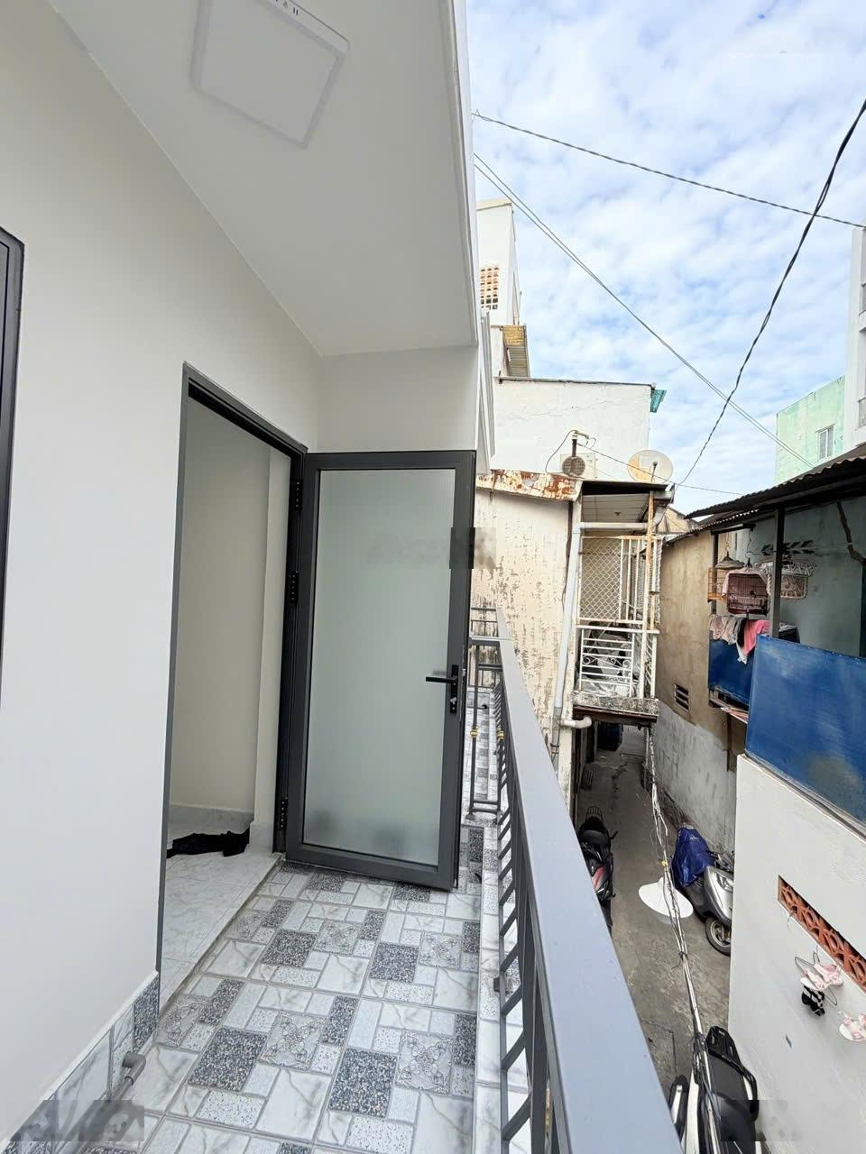 NHÀ MỚI Ở NGAY, SÁT MẶT TIỀN, hẻm thoáng, 2,7 TỶ - Xô Viết Nghệ Tĩnh