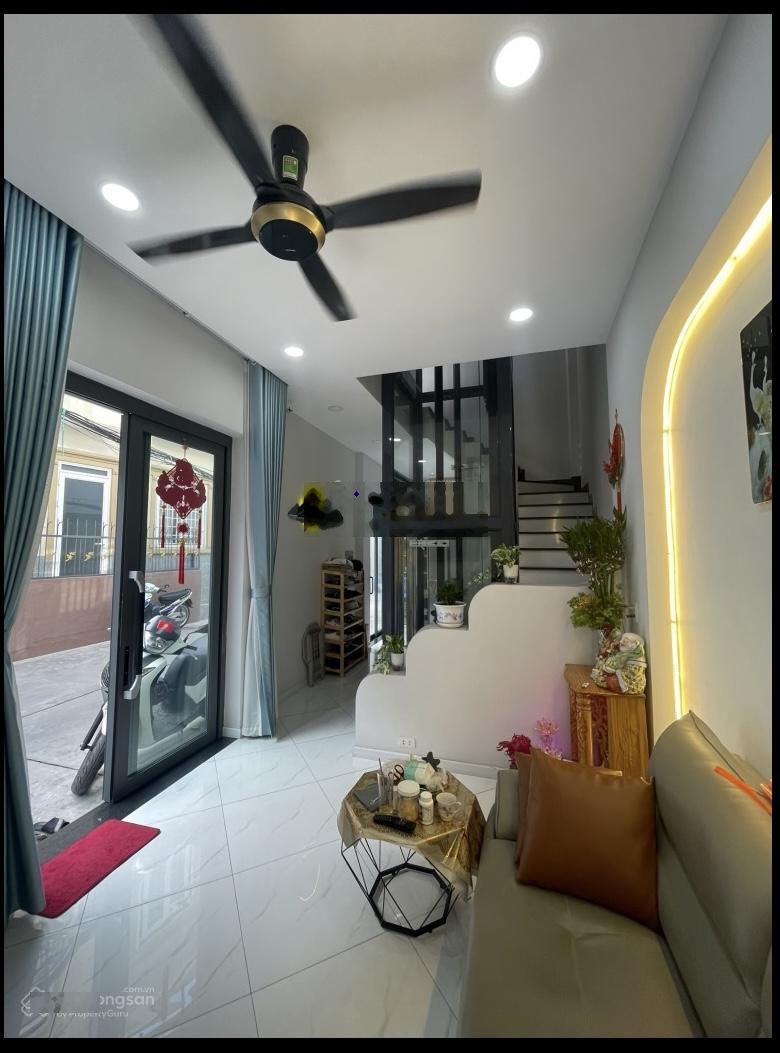 Bán nhà, nhỉnh 8 tỷ, 4 tầng, 10.1x3.6m, gần Trần Văn Khánh, Q7, HXH