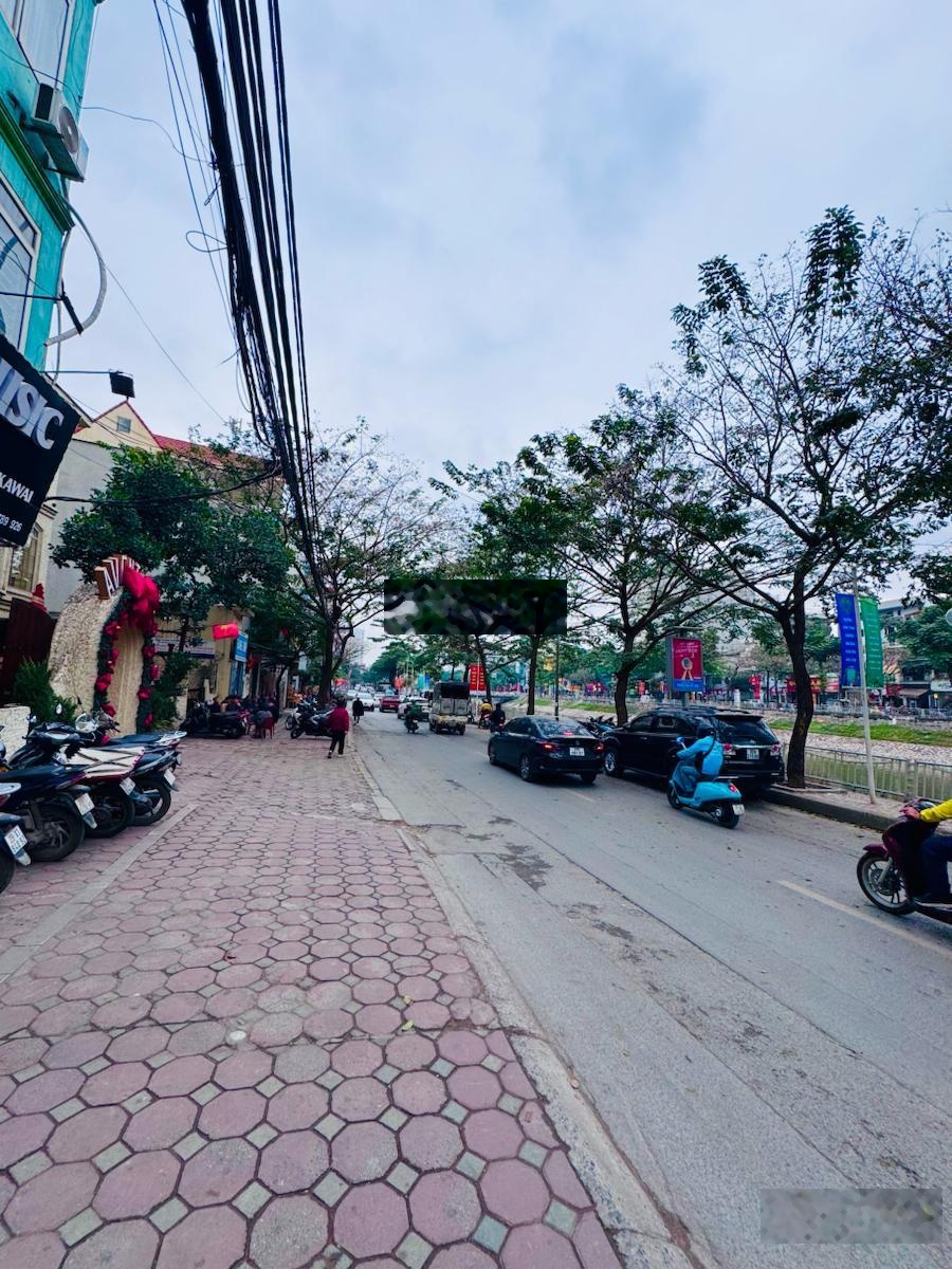 Cho thuê nhà mặt phố Khương Đình, diện tích: 70m2 x 2 tầng thông sàn, mặt tiền: 5m, mọi mô hình