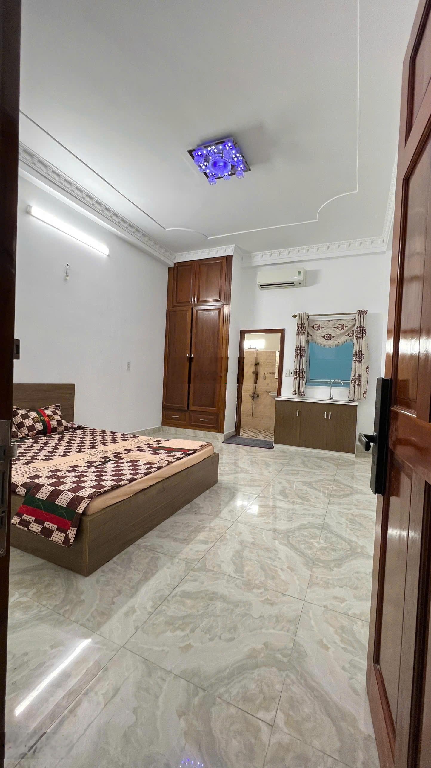 Chính Chủ Cho Thuê Phòng Thông Thoáng Lầu 1 giá 3tr4