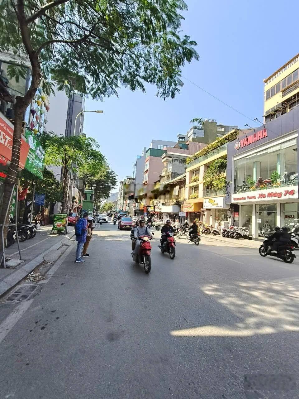 Mặt phố lô góc - Vị trí đỉnh chóp - Cực thoáng sáng - Kinh doanh bất chấp - Sổ đẹp sẵn sàng