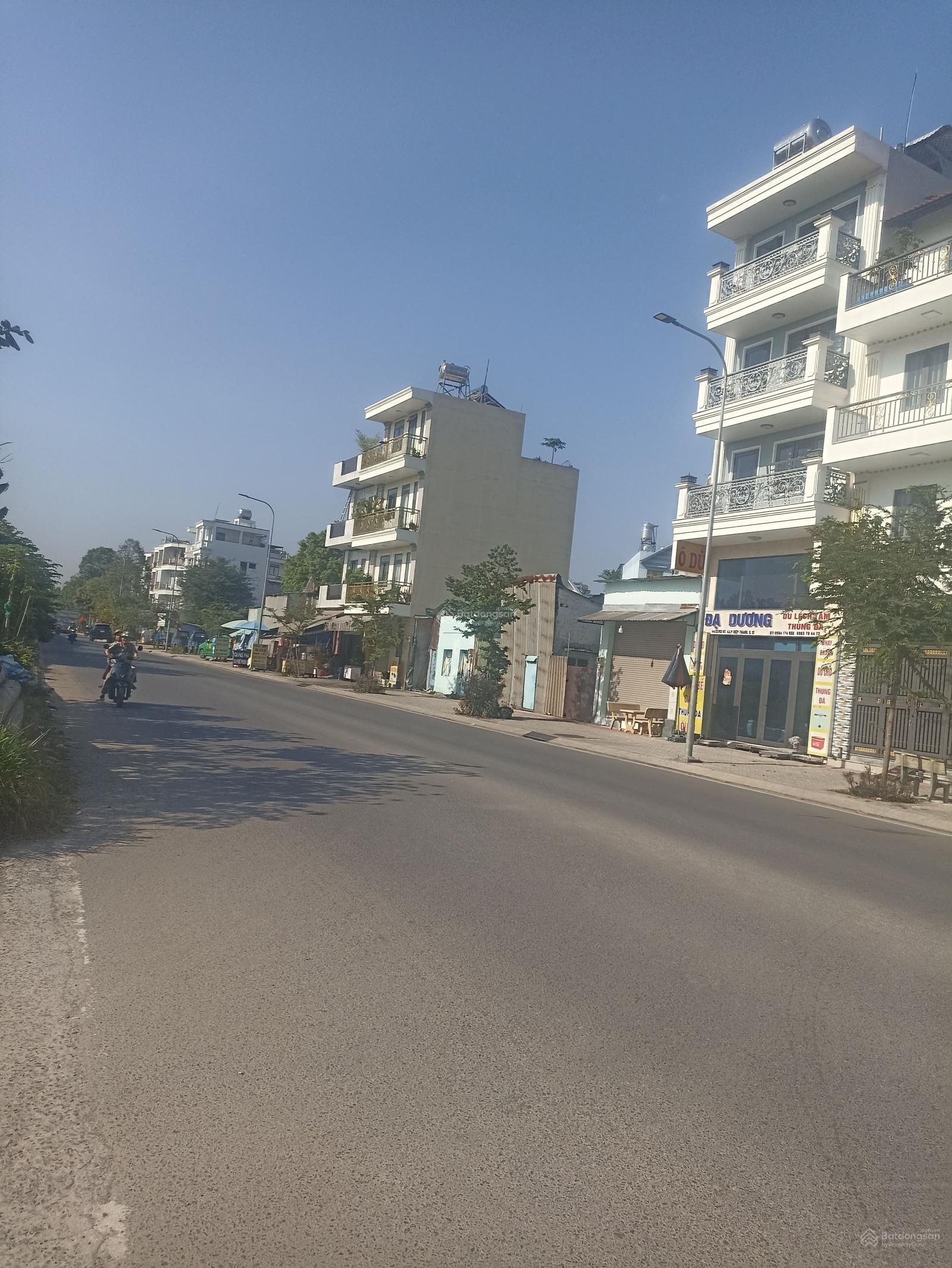 Sát MT đường 20m - Trước nhà đường 8m - Ngang gần 6m - nhỉnh 5t ( TL )