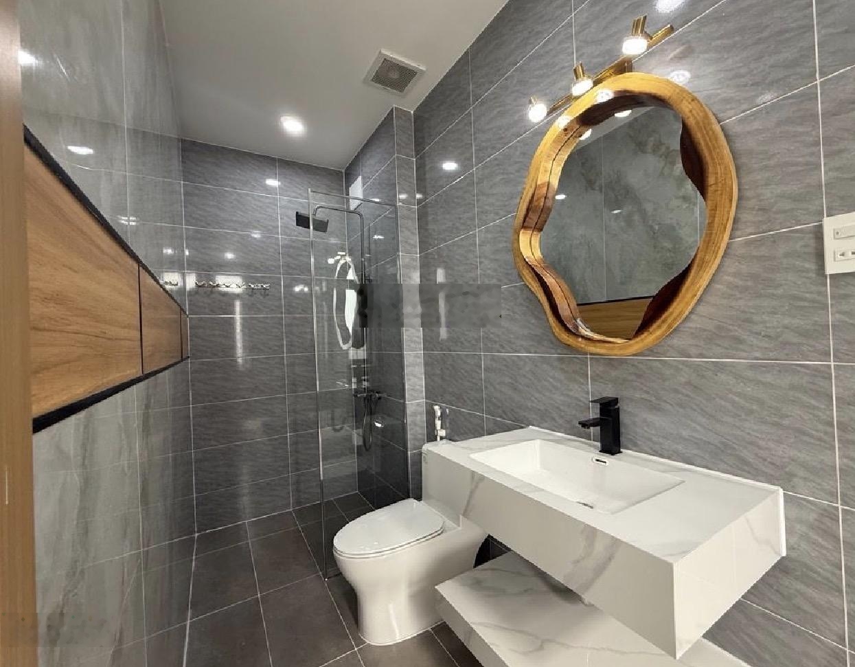 Bán nhà đẹp 3 tầng ngay galaxy nguyễn văn quá-65m2- giá 5,5 tỷ