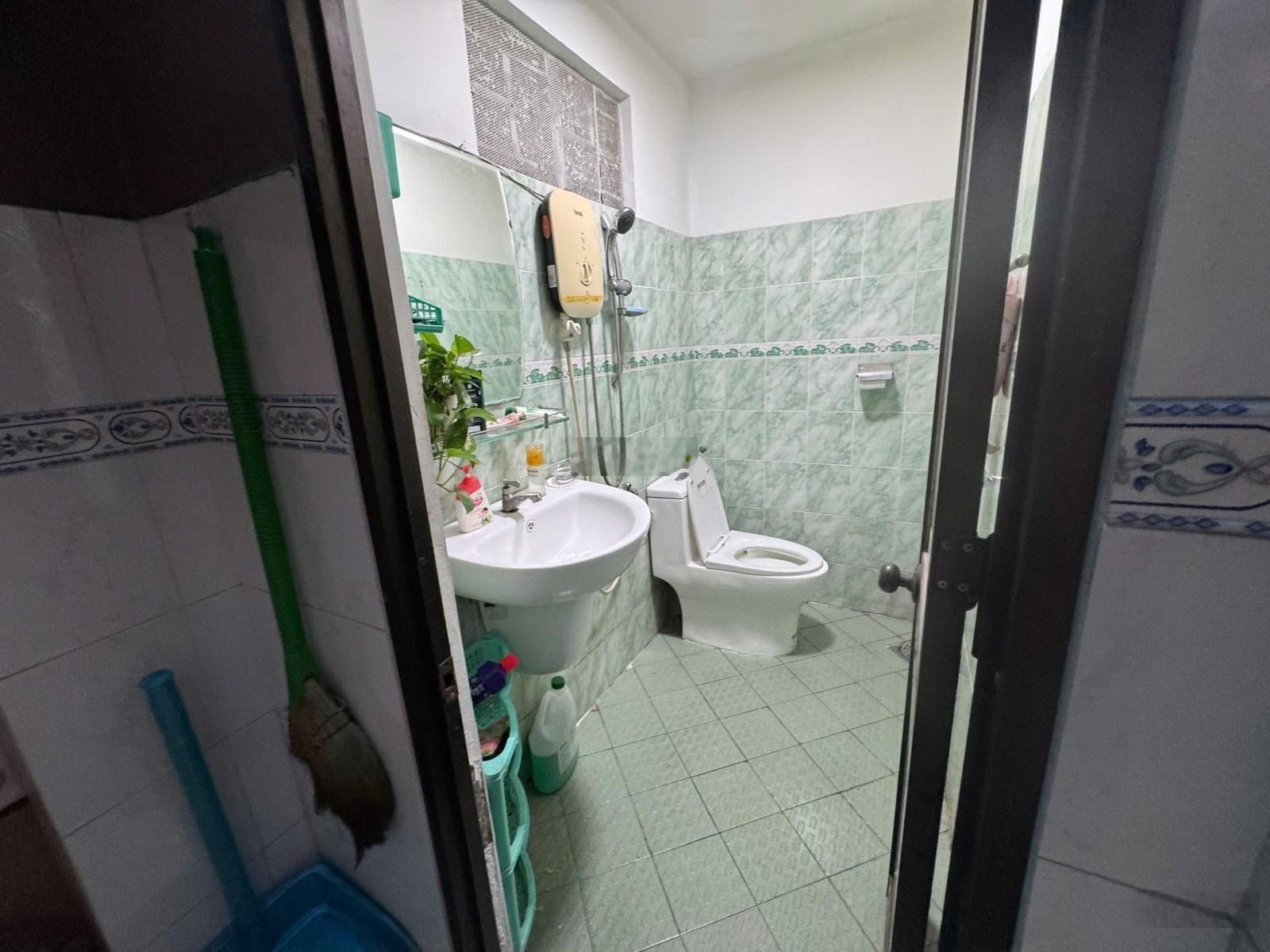 Bán nhà trung tâm quận 3 nguyễn thiện thuật chính chủ - hẻm nhựa 8m thông tứ tung - xe hơi