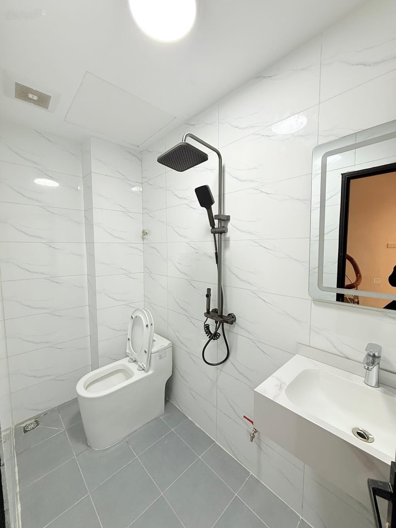 Bán nhà phố Phúc Tân, nhà mới full nội thất, 100m ra oto tránh, dân xây 25m*4t, khách về ở ngay