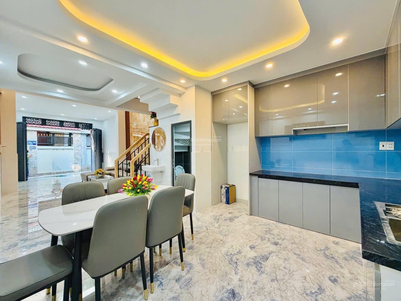 Phạm Văn Chiêu Phường 14 Diện tích: 4m 12m ( nở hậu )3 Lầu, 3 phòng ngủ, 3wc---5,6 Tỷ