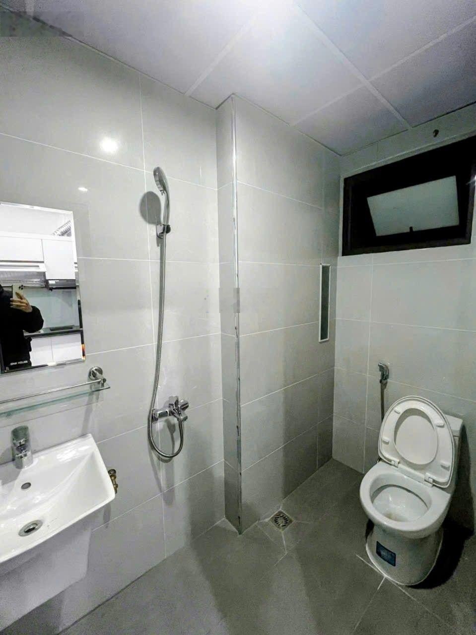 Cho thuê căn hộ Việt Hưng chỉ 4 triệu, full đồ, ban công thoáng sáng