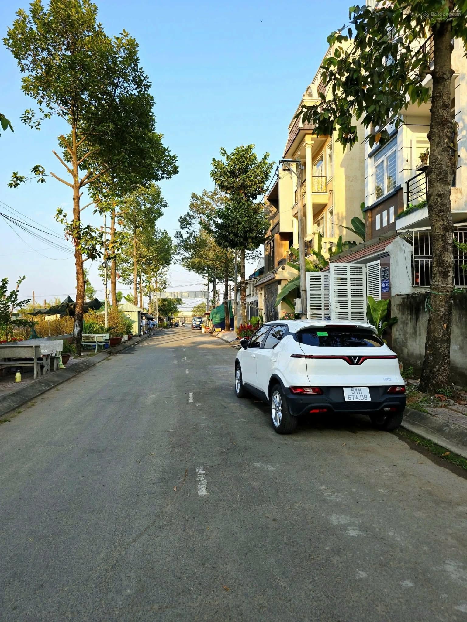 Đất 100m2 (5.7x17.5m) 1/ Bưng Ông Thoàn, Phú Hữu, Q9 (6tỷ690)