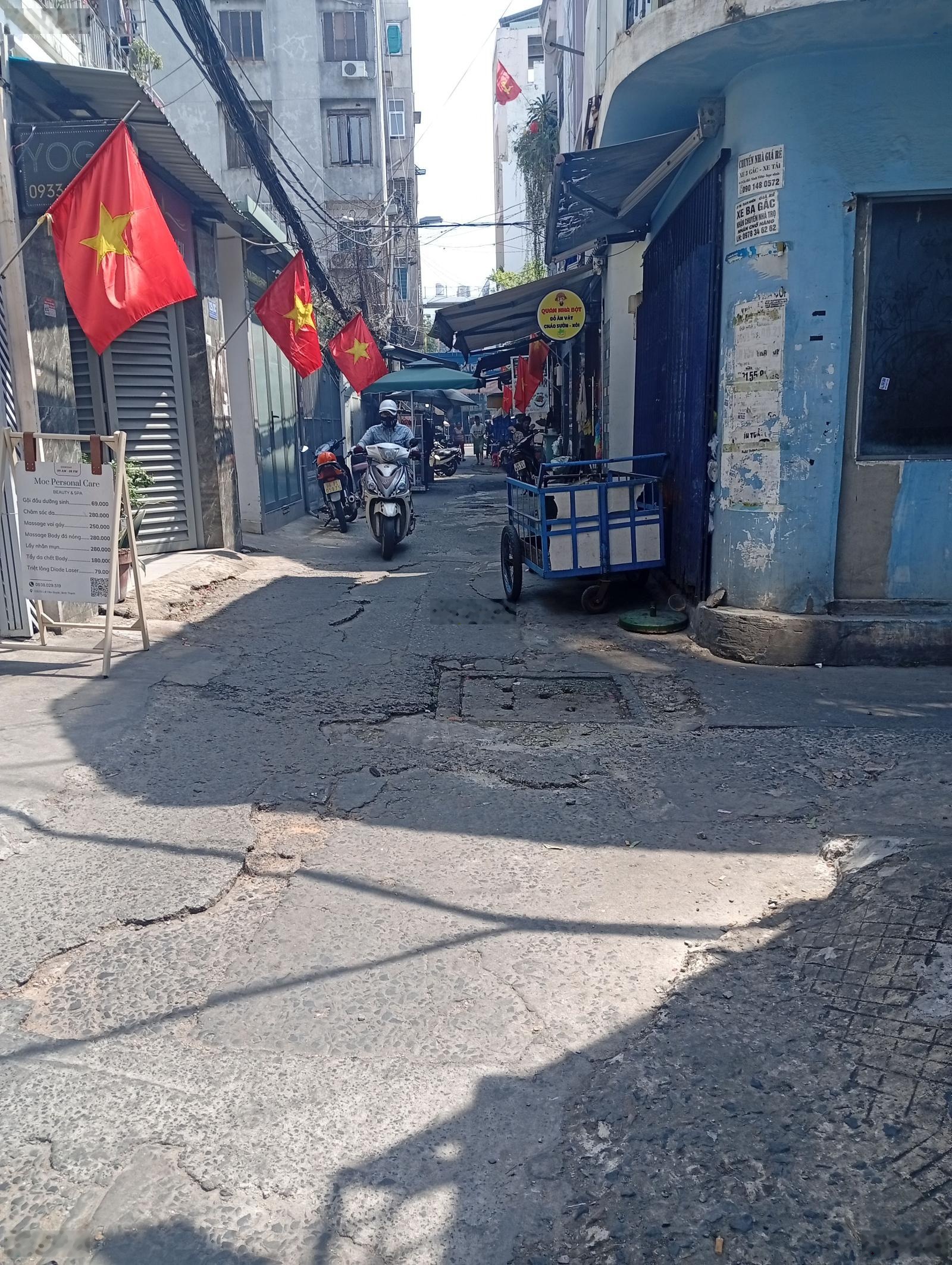 Nhà 2 tầng gần mặt tiền Lê Văn Duyệt, Phường 3, Bình Thạnh chỉ 5 tỷ