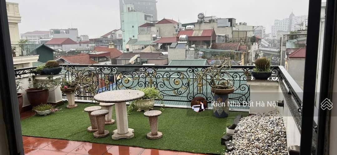 Siêu phẩm! Phố Hào Nam - 63m2 8 tầng thang máy MT 5.5m - Gara 2 ô tô - 10m ra phố - Nhà đẹp hiếm có