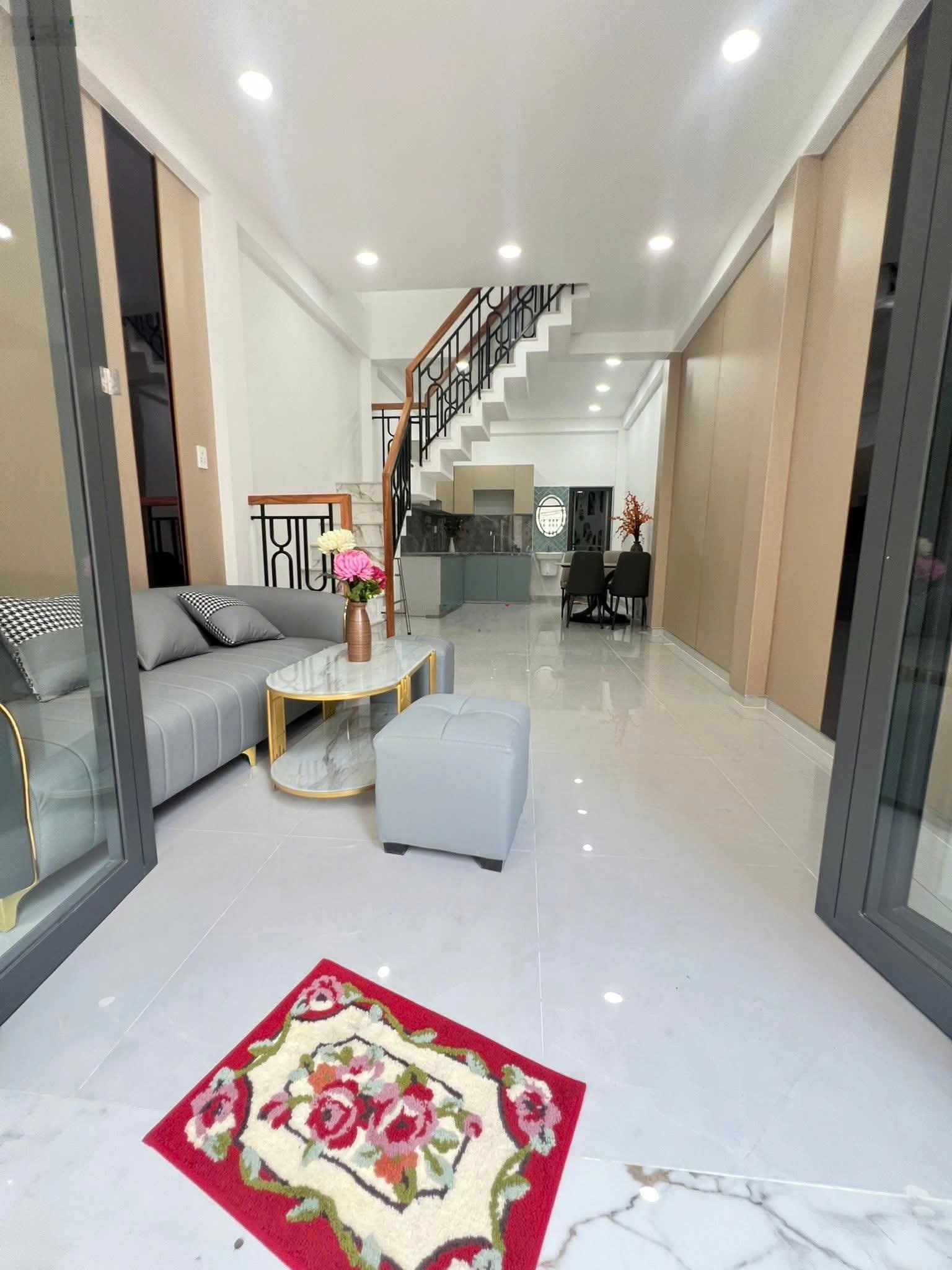 Bán nhà đẹp mới xây + tặng full nội thất đường Hưng Phú P9 Q8