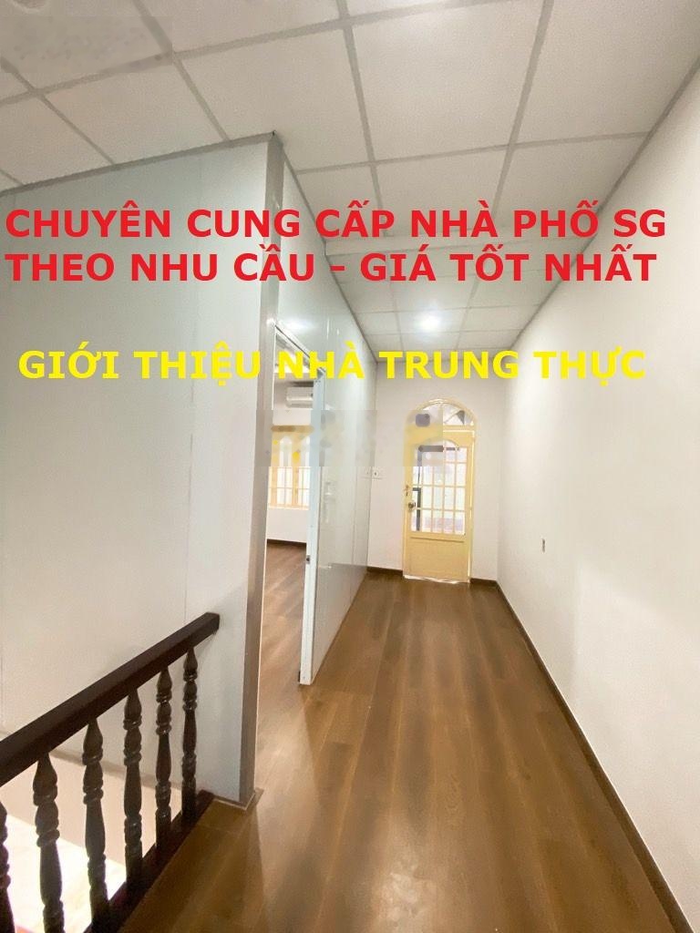 Xe hơi ngủ trong nhà đ. huỳnh tấn phát q.7 giá 5,37 tỷ
