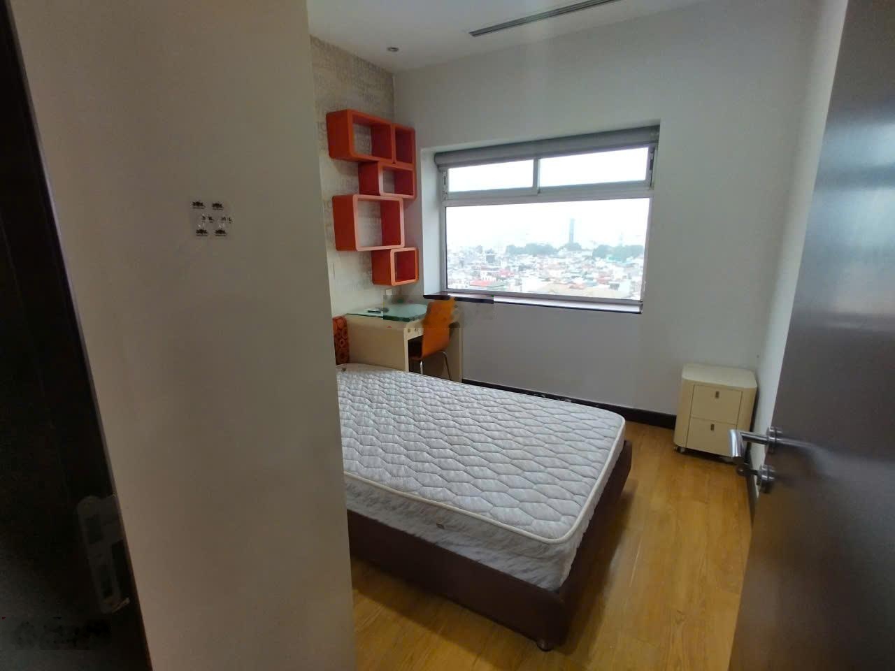 (Chủ nhà đăng tin) cho thuê căn góc 105m2 3PN 2VS đủ đồ cao cấp 376 Bưởi, Hà Nội, 20t