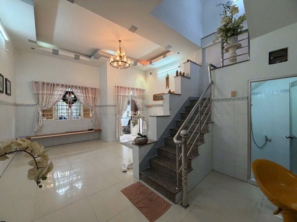 Nhà 3 tầng mới - hẻm xe hơi thông Gò Ô Môi - ngang khủng 5m - hàng xóm PMH - chỉ 8.6 tỷ