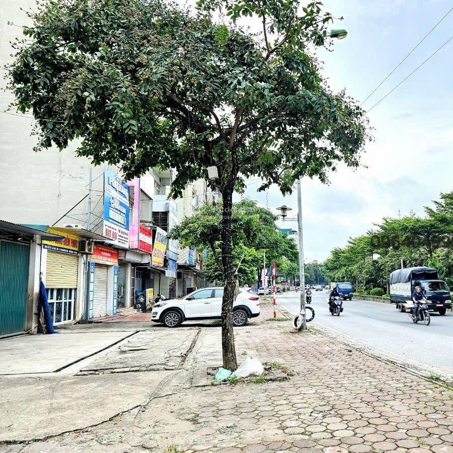 70 TỶ, DT 200m2, MT 8m, 2 Mặt đường, Mặt đường Lê Trọng Tấn, Hà Đông, Cạnh Tòa chung cư