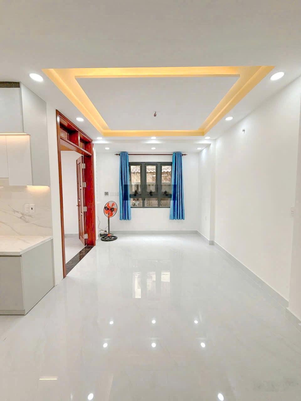 Căn góc đẹp 2 lầu, 6 PN hẻm xe hơi Nguyễn Thị Thập Q7 giá 9.6 tỷ