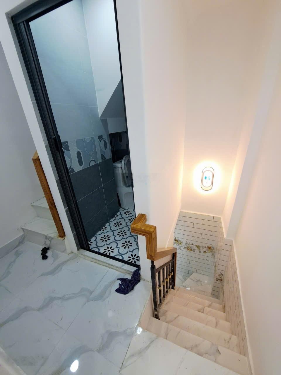 Siêu phẩm đón tết - nhà trung tâm Q10, 4 tầng, nhà mới xách vali vào ở ngay, giá tết nhỉnh 3 tỷ