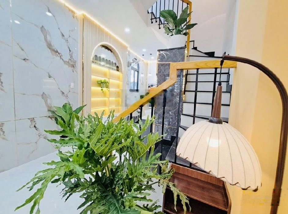 Siêu phẩm căn góc hxh thông - quang trung nguyễn văn khối - 4 tầng btct mới xây