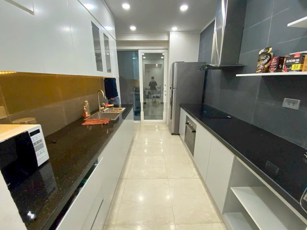 Chính chủ cho thuê căn hộ cao cấp 3 ngủ full nội thất tại Ciputral Tây Hồ. LH : 0389587708