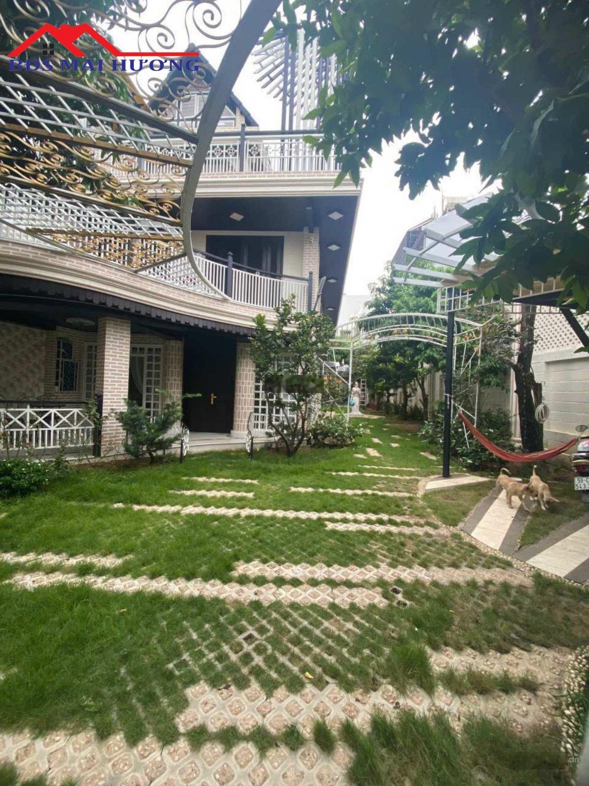 Biệt thự sân vườn mặt tiền Đồng Nai CX Bắc Hải, 14x15m, 3 tầng, giá 50 tỷ