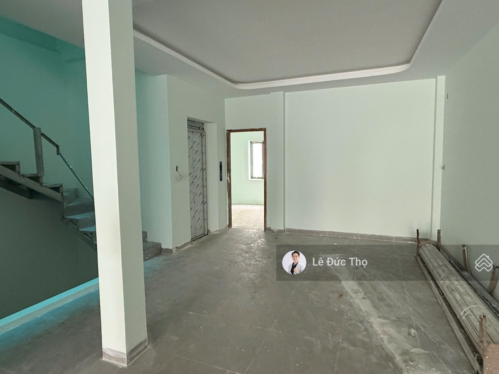 Cho thuê nhà phố đường Vân Đồn ngang 7m diện tích 155m2 thuận tiện kinh doanh