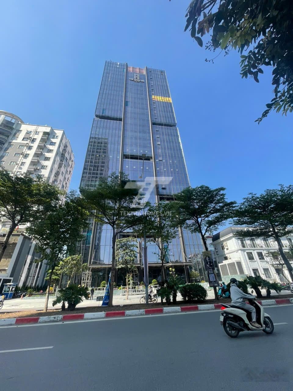 Bán tòa nhà kinh doanh mặt phố Xuân Thủy, Cầu Giấy, 400m2 x 9 tầng, thang máy, Sổ đỏ CC.